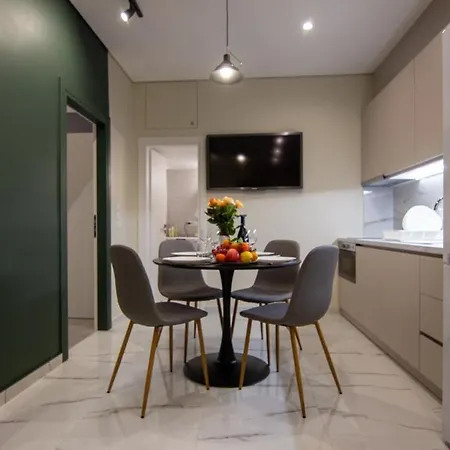 Luxury 2 Bedroom In Center Athens