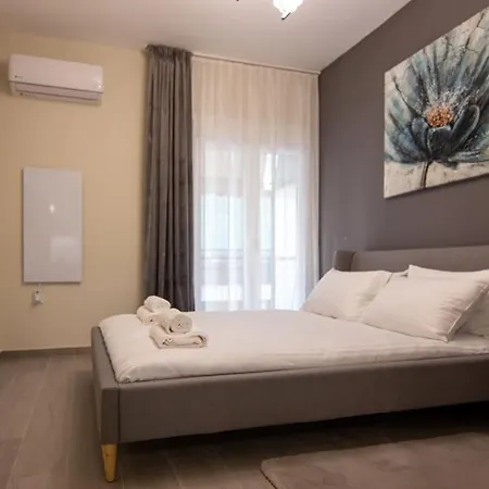 Luxury 2 Bedroom In Center Athens